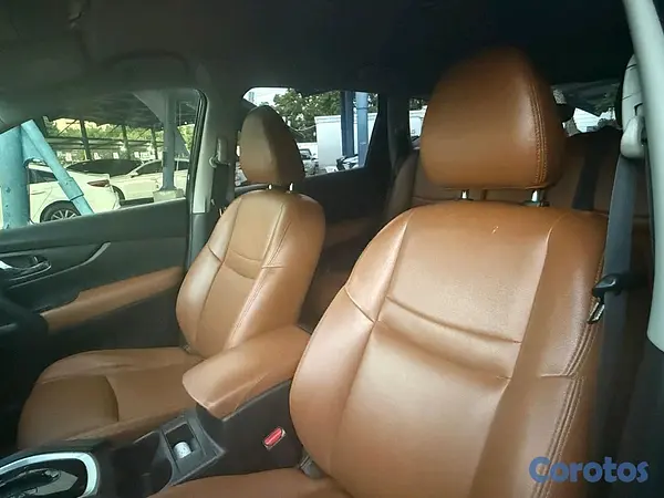jeepetas y camionetas - Nissan xtrail 2016 7