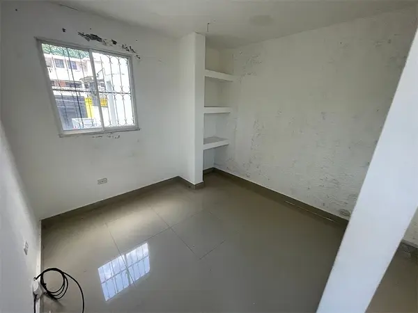 oficinas y locales comerciales - Local en bella vista segundo nivel  6