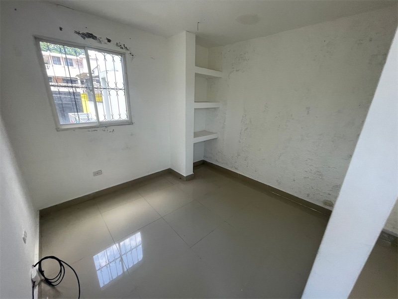 oficinas y locales comerciales - Local en bella vista segundo nivel  5