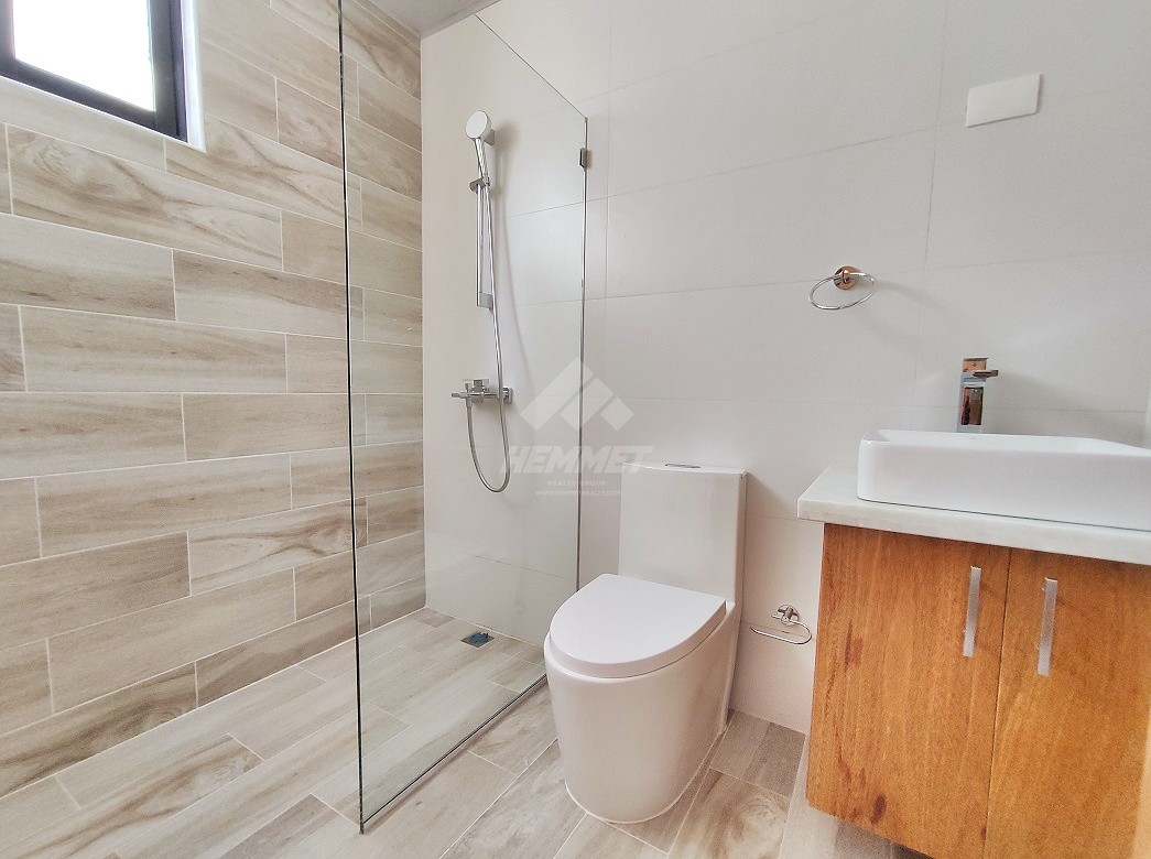 apartamentos - PRIMER NIVEL CON ROOFTOP Y PARQUEOS TECHADOS JARDINES DEL ESTE STGO.  6
