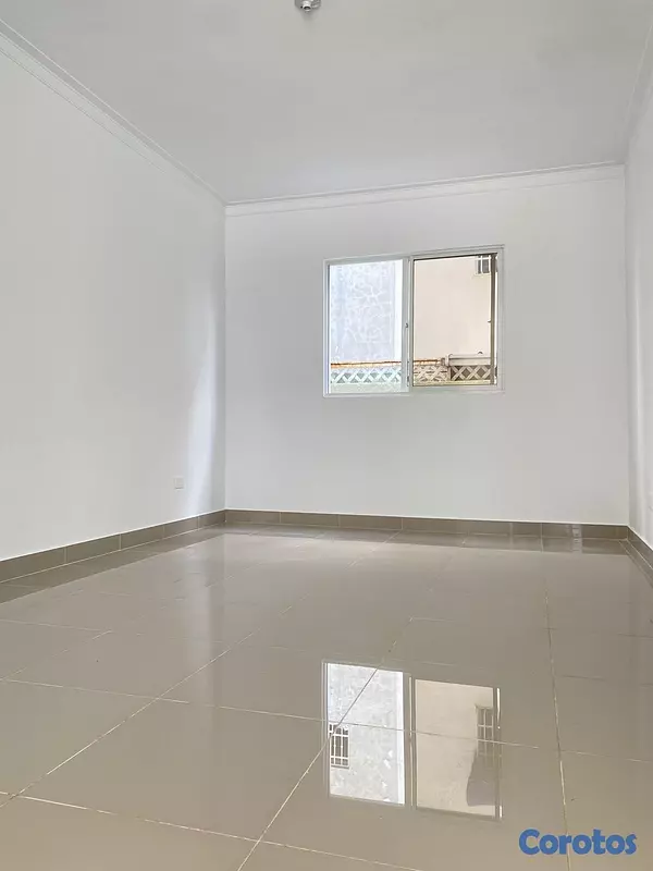 apartamentos - Venta de apartamento con patio en Aut. San isidro 6
