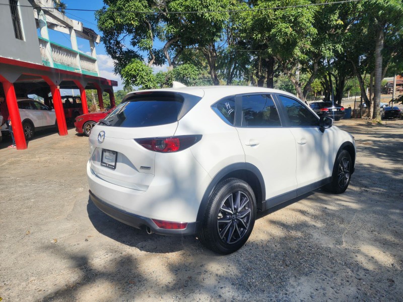 jeepetas y camionetas - Mazda CX5 4x2 Touring 2018 Blanca US$26,000. 1