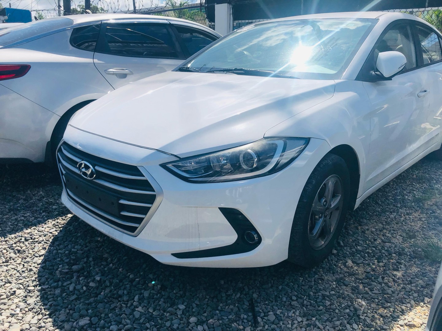 carros - HYUNDAI AVANTE 2018 BLANCA 1