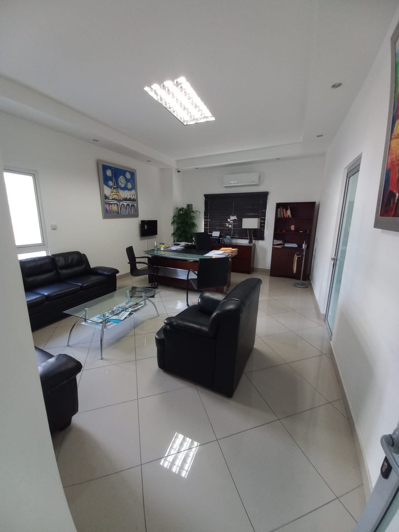 apartamentos - SIN INTERMEDIARIO VENDO EDIFICIO EN EL DISTRITO NACIONAL 7