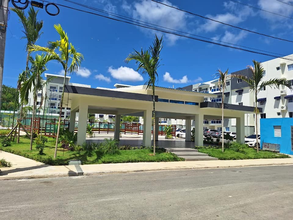 apartamentos - Se vende Apartamento de Lujo a Pasos del Metro en Santo Domingo Norte 7