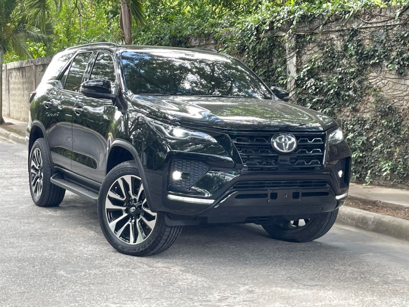 jeepetas y camionetas - Toyota fortuner 2021 0