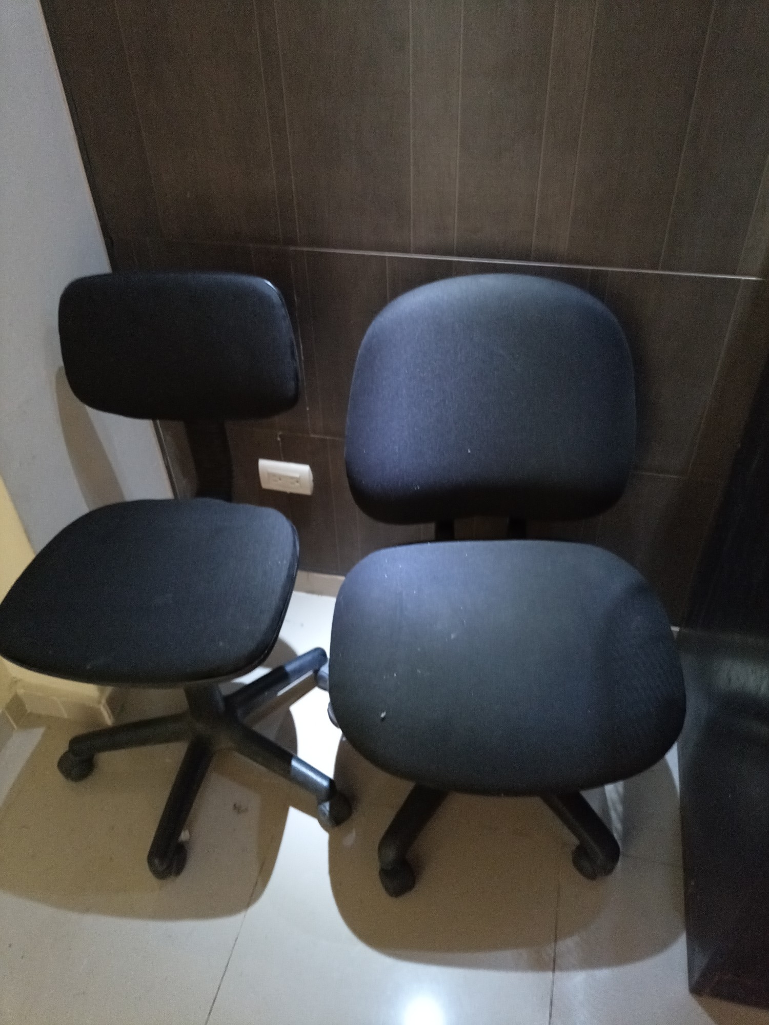 articulos de oficina - Dos sillas de oficina