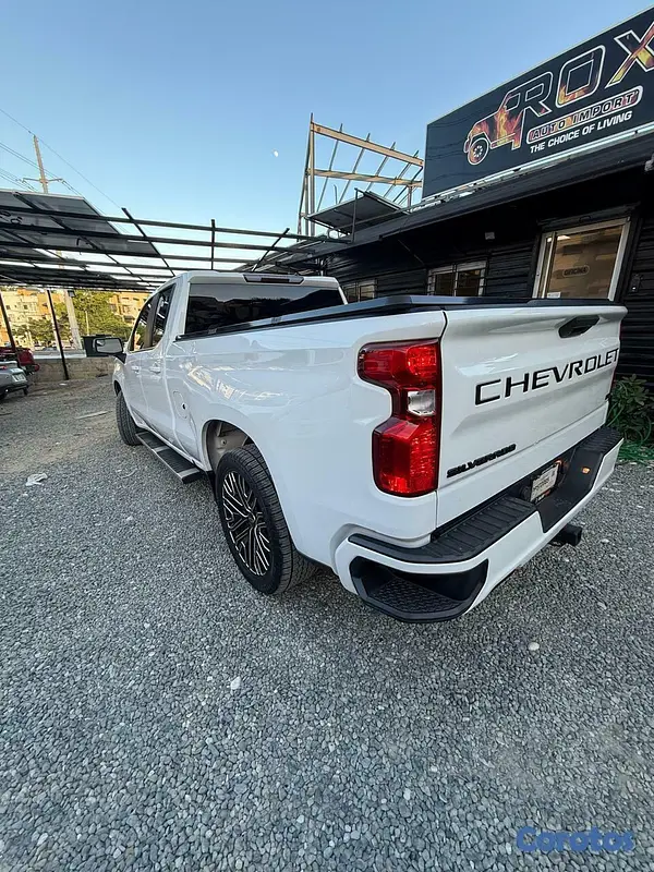 jeepetas y camionetas - Chevrolet Silverado 1500 LT 2020 5