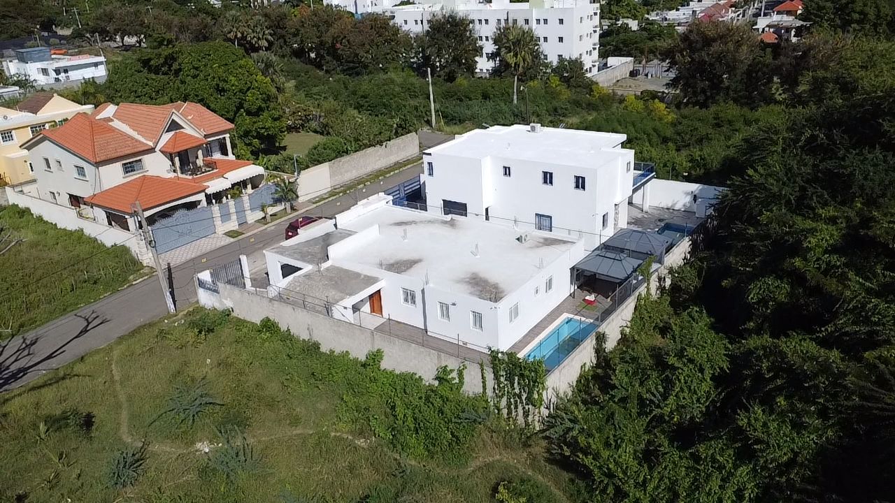 casas - AMPLIA Y ACOGEDORA CASA EN VENTA – CERRO ALTO.