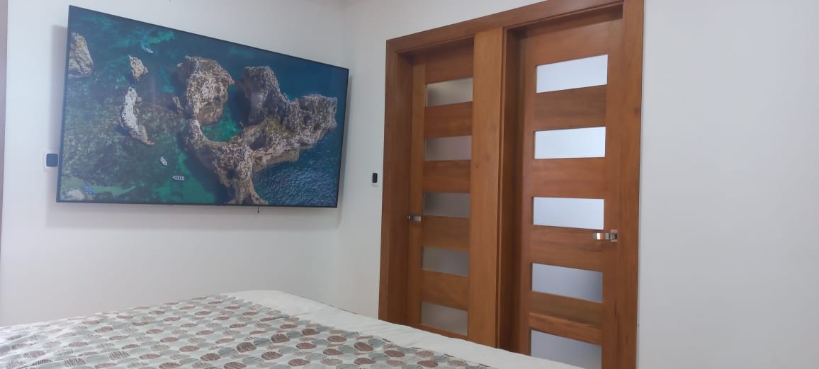 casas - Amplia y Lujosa Casa de 3 Niveles en Reparto Manhattan 6