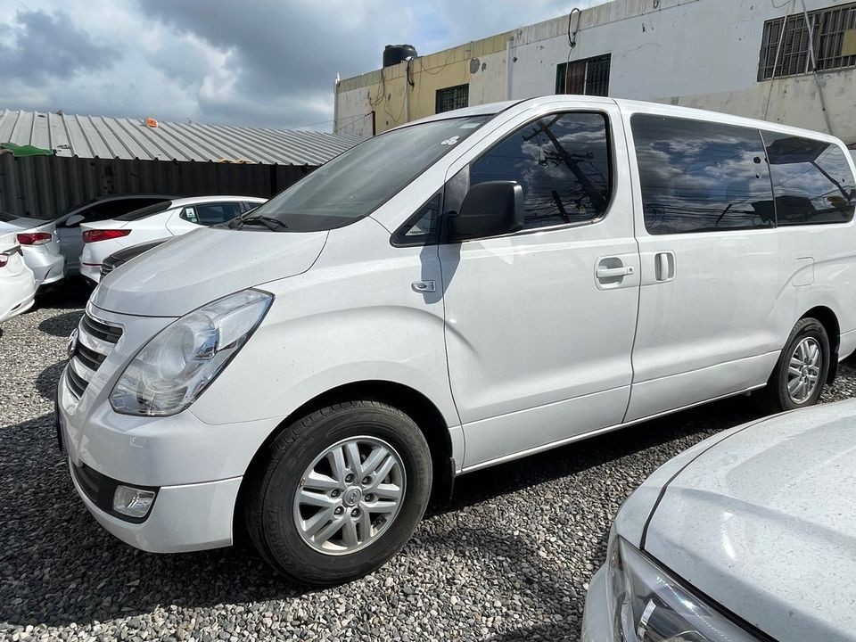 carros - HYUNDAI  STAREX 2017 BLANCA
DESDE: RD$ 1,250.100.00
