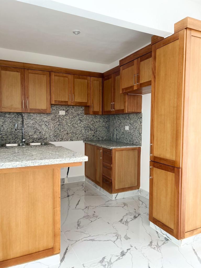 apartamentos - Apartamento con Seguridad 24/7 en Llanos de Gurabo 7