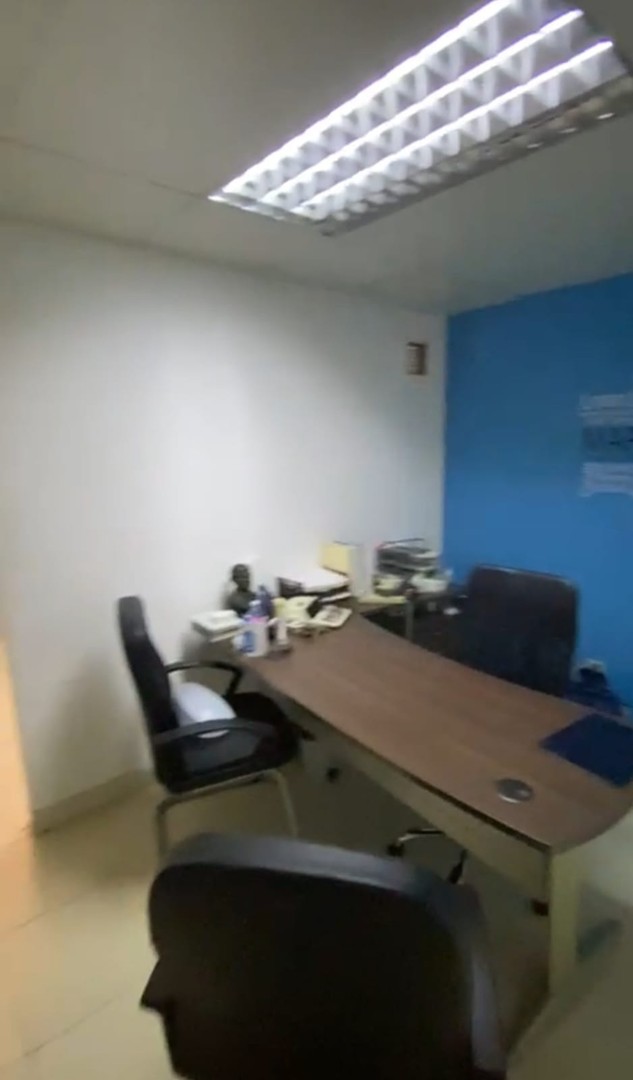 oficinas y locales comerciales - Se renta Local Comercial 3
