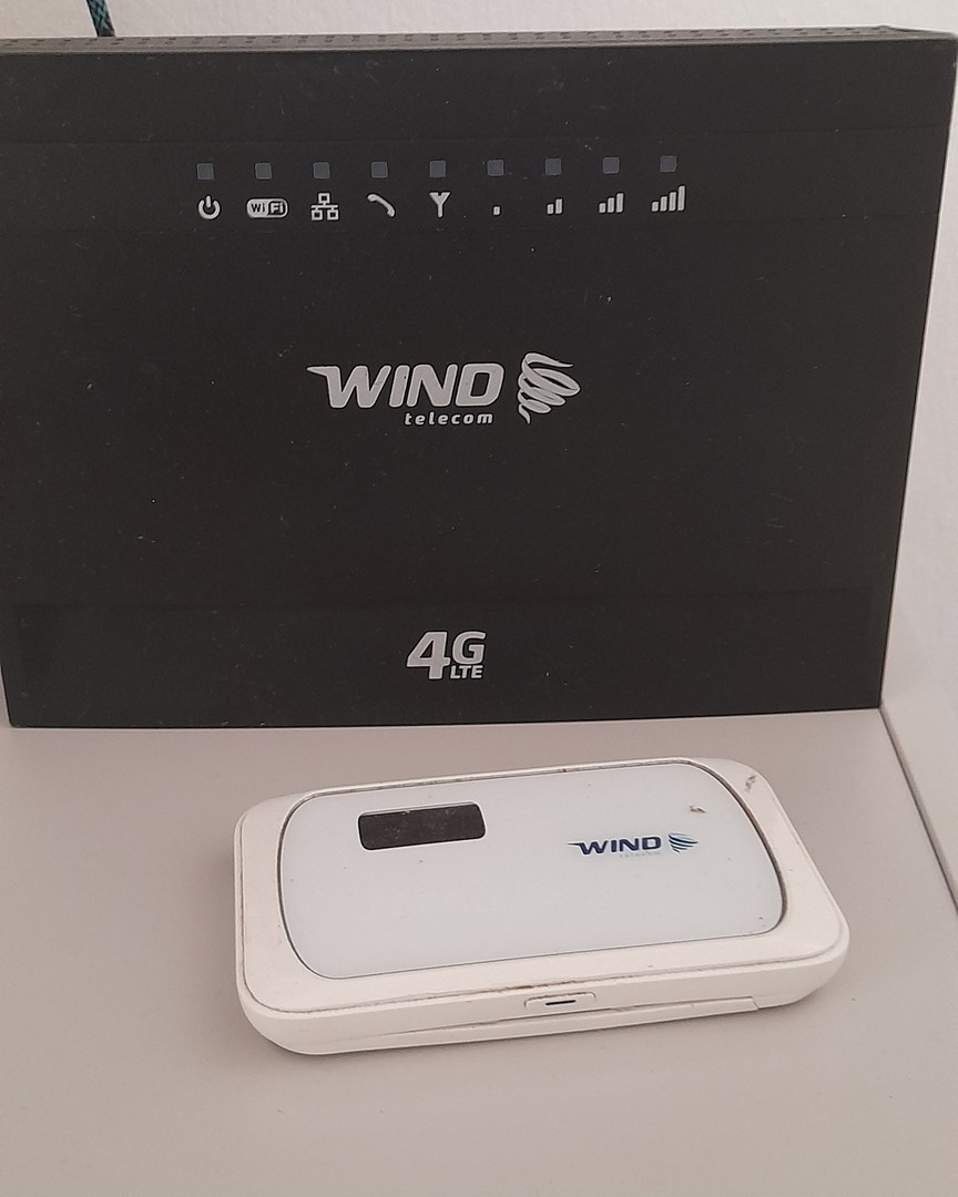 otros electronicos - Router wind telecom 4g lte + router portatil wintelecom 4g