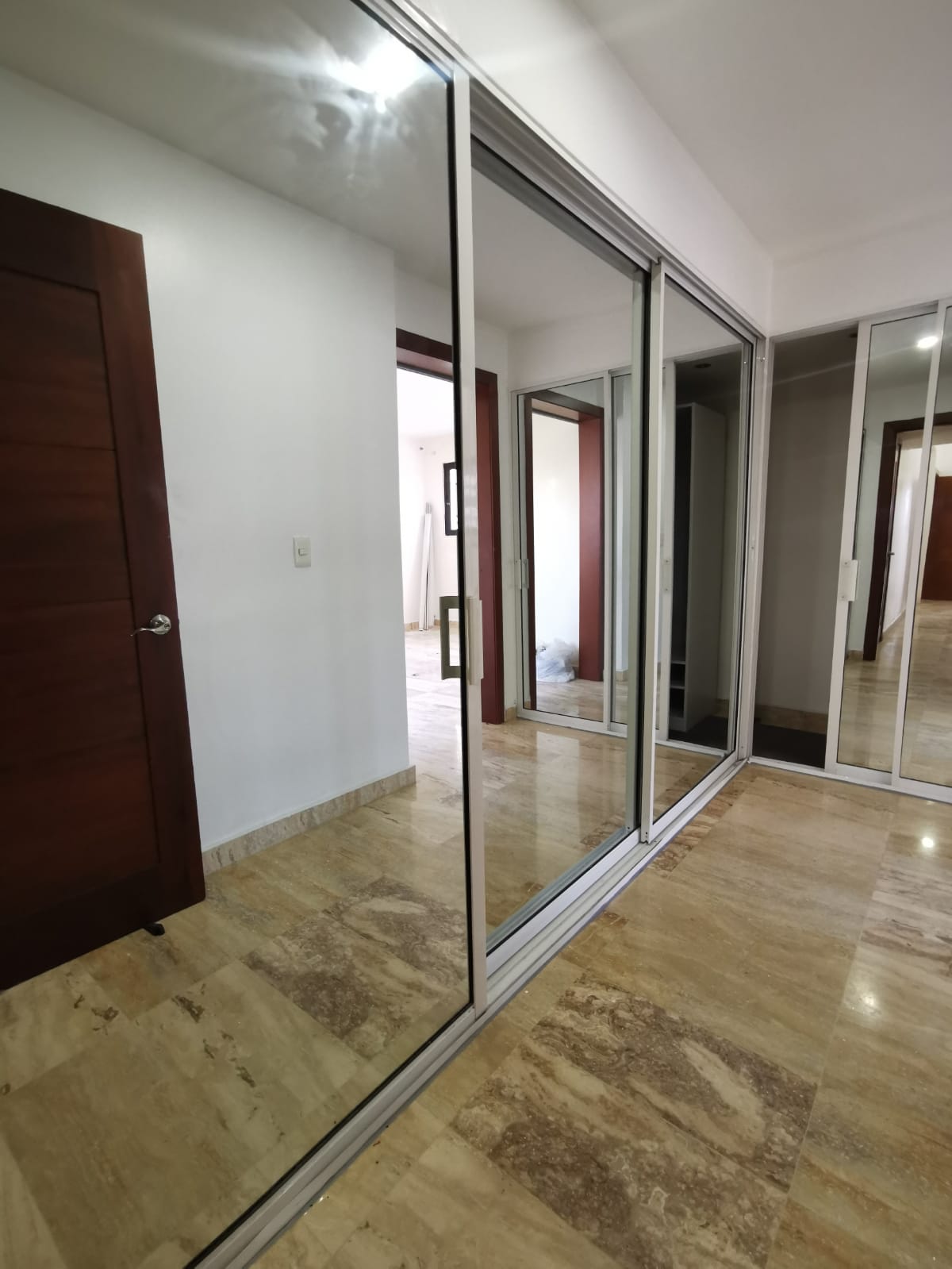 apartamentos - VENDO APARTAMENTO MODERNO CON 3 PARQUEOS PIANTINI y linea Blanca Incluida 6