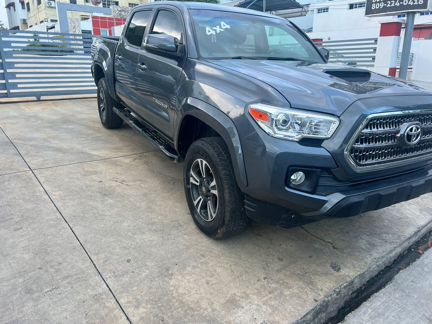 jeepetas y camionetas - toyota tacoma  6