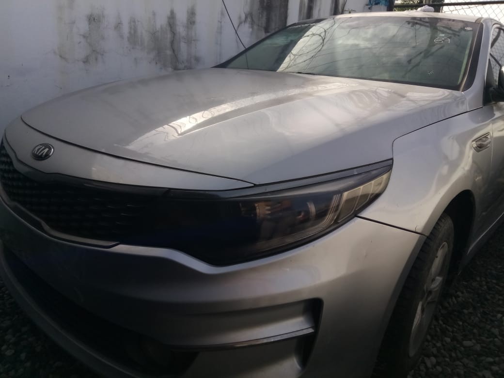carros - KIA K5 2017 GRISDESDE: RD$ 685,000.00