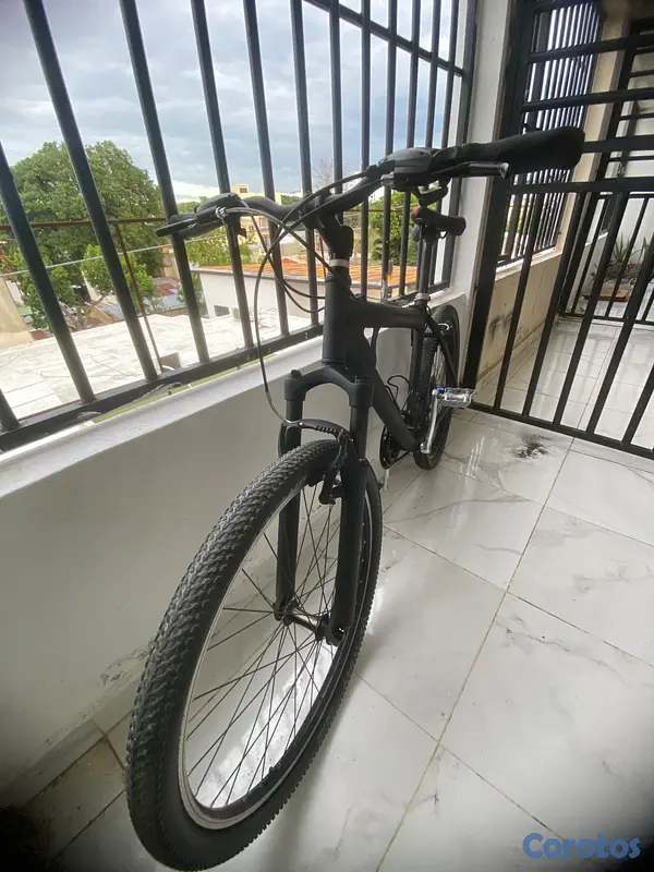 bicicletas y accesorios - Vendo bicicletas negra máster  2