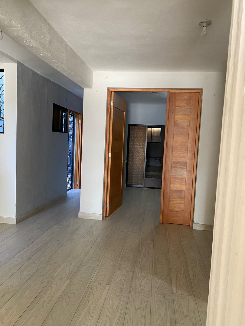 oficinas y locales comerciales - Propiedad de 2 Niveles en Venta, Jardines Metropolitanos  7
