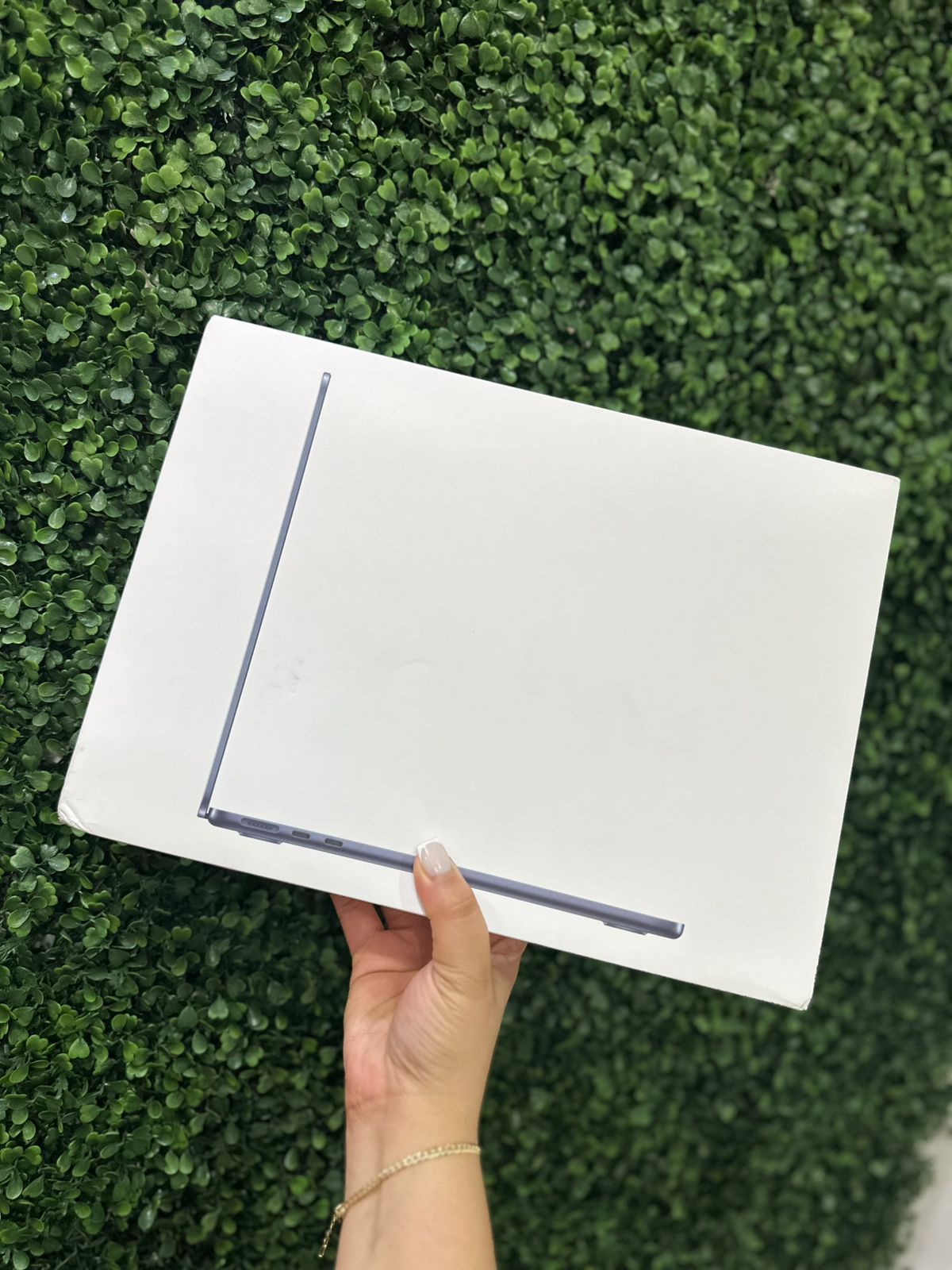 computadoras y laptops - MACBOOK AIR M4 CHIP 13" 256GB SSD+16GB RAM SELLADA
