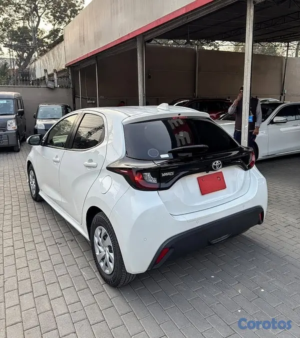 carros - Toyota Yaris 2020 automático, económico, 35,200 km 8