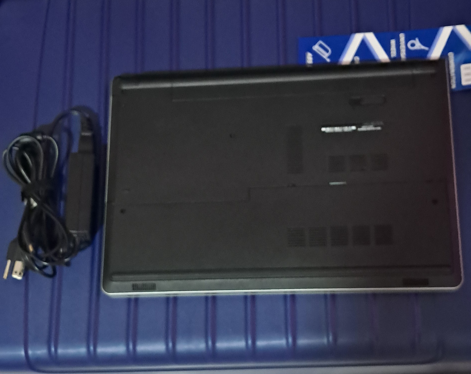 computadoras y laptops - Laptop Dell Inspiron TOUCH 512GB SSD 12GB Ram 1