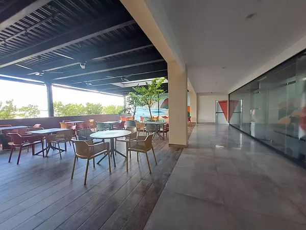 oficinas y locales comerciales - Alquilo Local  4to piso 86 mts en los prados  6