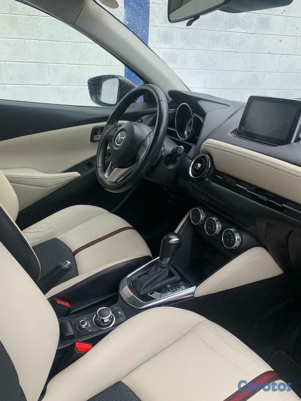 carros - MAZDA DEMIO 8