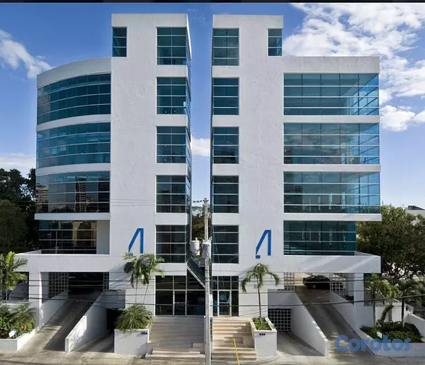 oficinas y locales comerciales - En Alquiler Local de Oficina en Piantini de 300m2 1