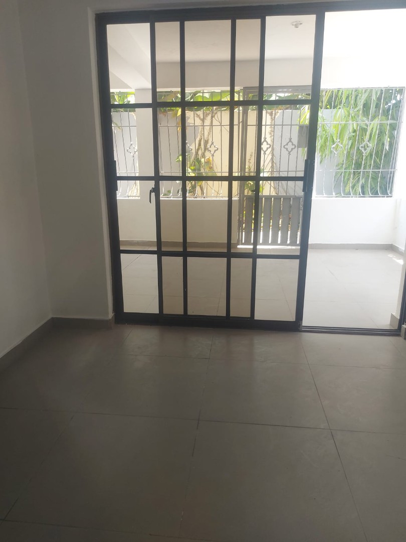 casas - Casa de dos niveles barata Autopista de San Isidro 3