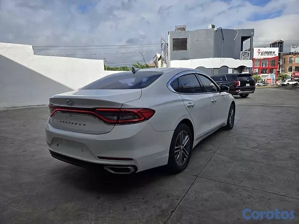 carros - HYUNDAI GRANDEUR 2018 BLANCO 6