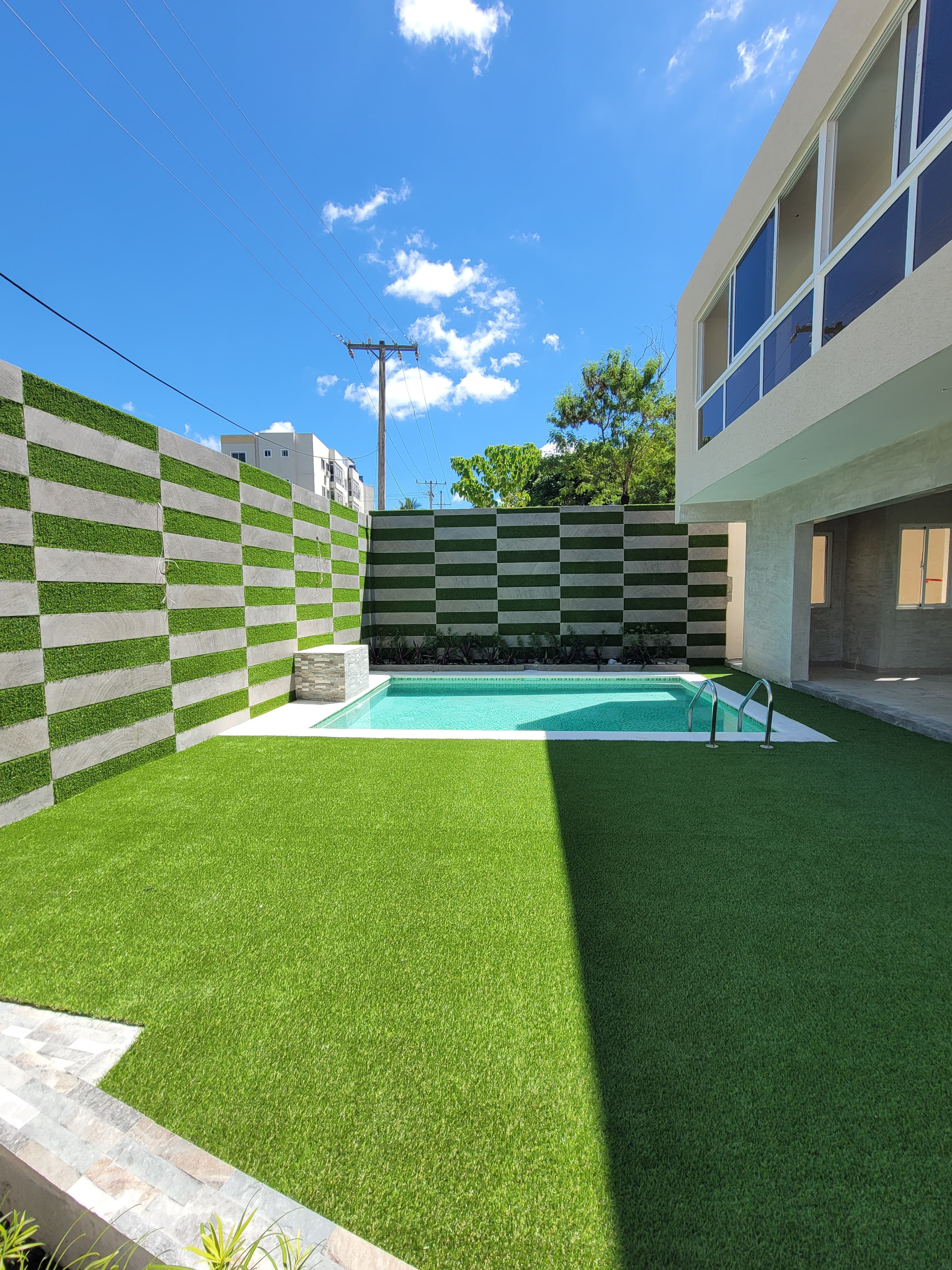 apartamentos - Primer Nivel de 114 Metros + 70 Metros de patio.