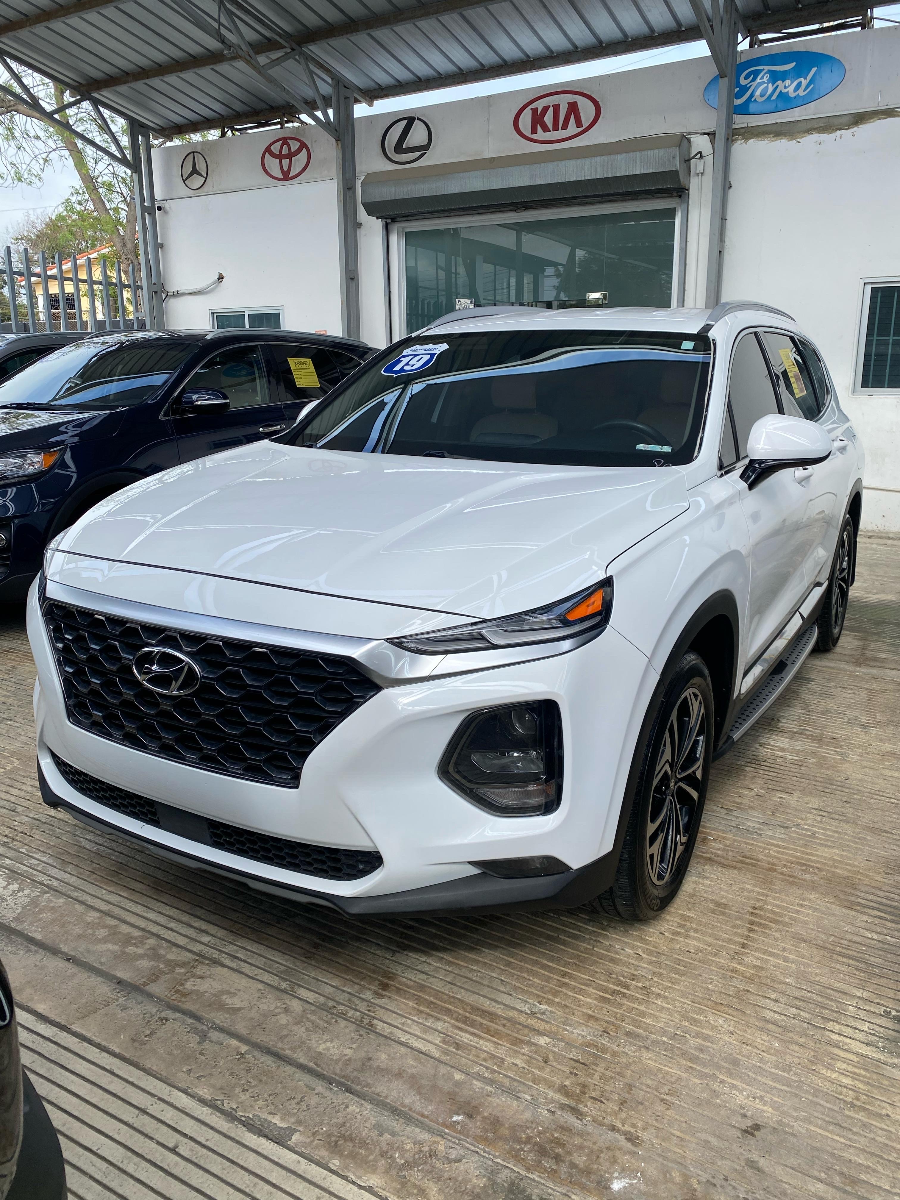 jeepetas y camionetas - Hyundai Santa Fe 2019 3