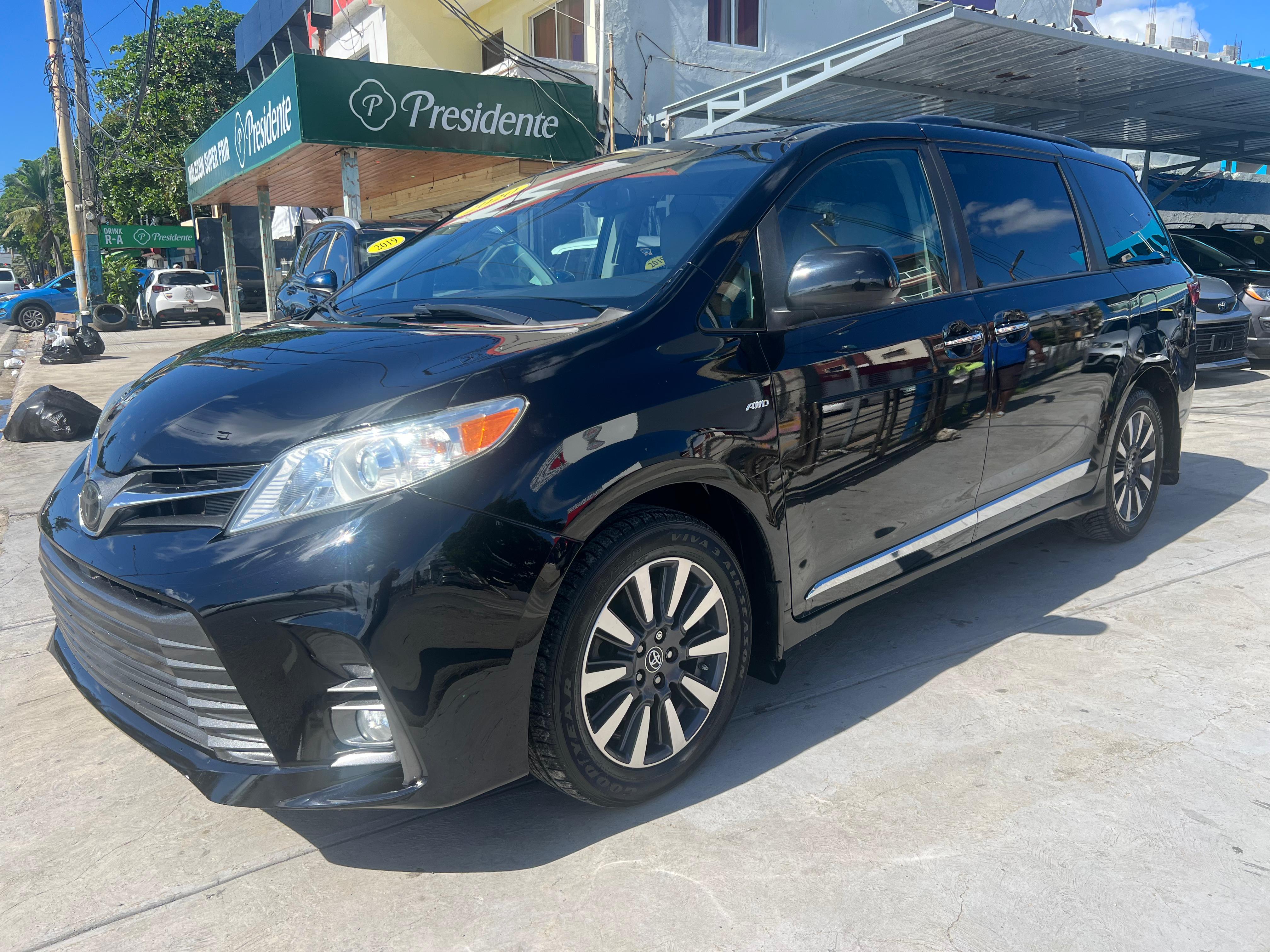 jeepetas y camionetas - Toyota Sienna XLE 2020