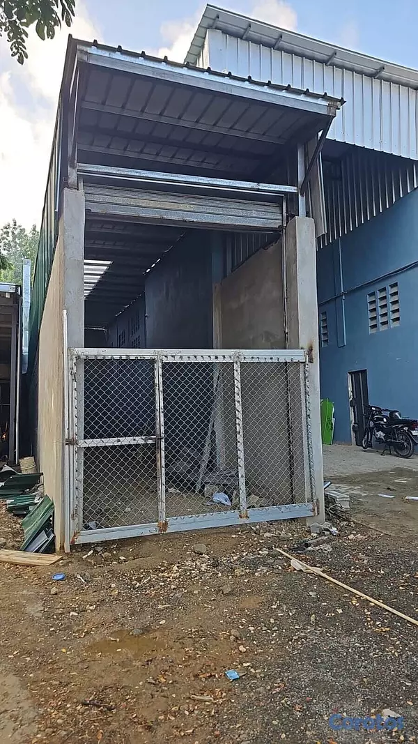 oficinas y locales comerciales - Lockers tipo almacén en Santo Domingo Oeste  3