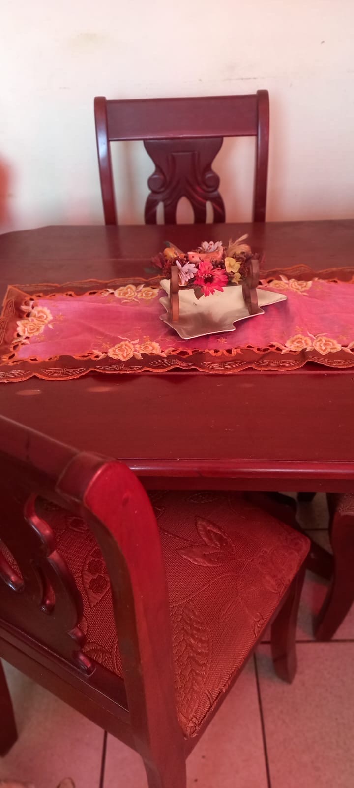 muebles y colchones - comedor en caoba de 4 sillas  2