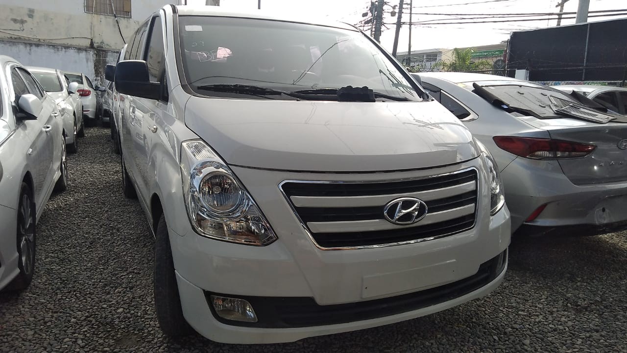 carros - HYUNDAI  STAREX 2017 BLANCA
DESDE: RD$ 1,250.100.00
 1
