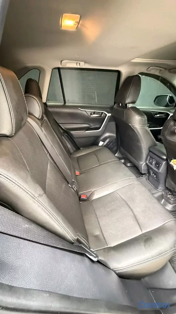 jeepetas y camionetas - Toyota rav4 2019 xle clean carfax  6