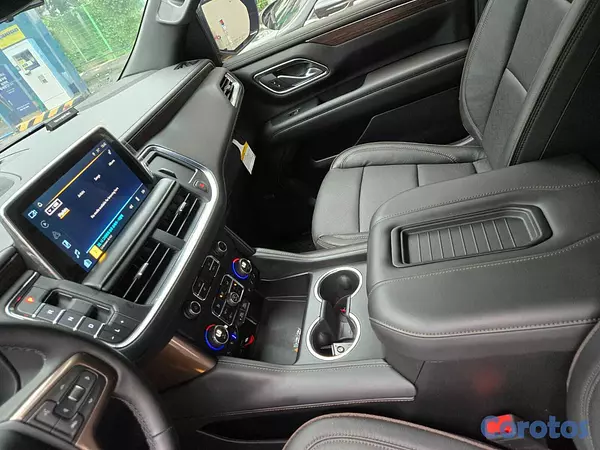 jeepetas y camionetas - CHEVROLET TAHOE HIGHCOUNTRY 2023 NEGRO GASOLINA 8