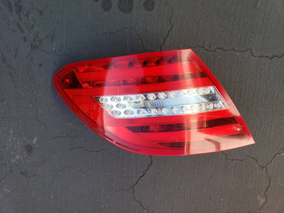 repuestos - FAROL TRASERO PARA 2010-2015 MERCEDES C250/300