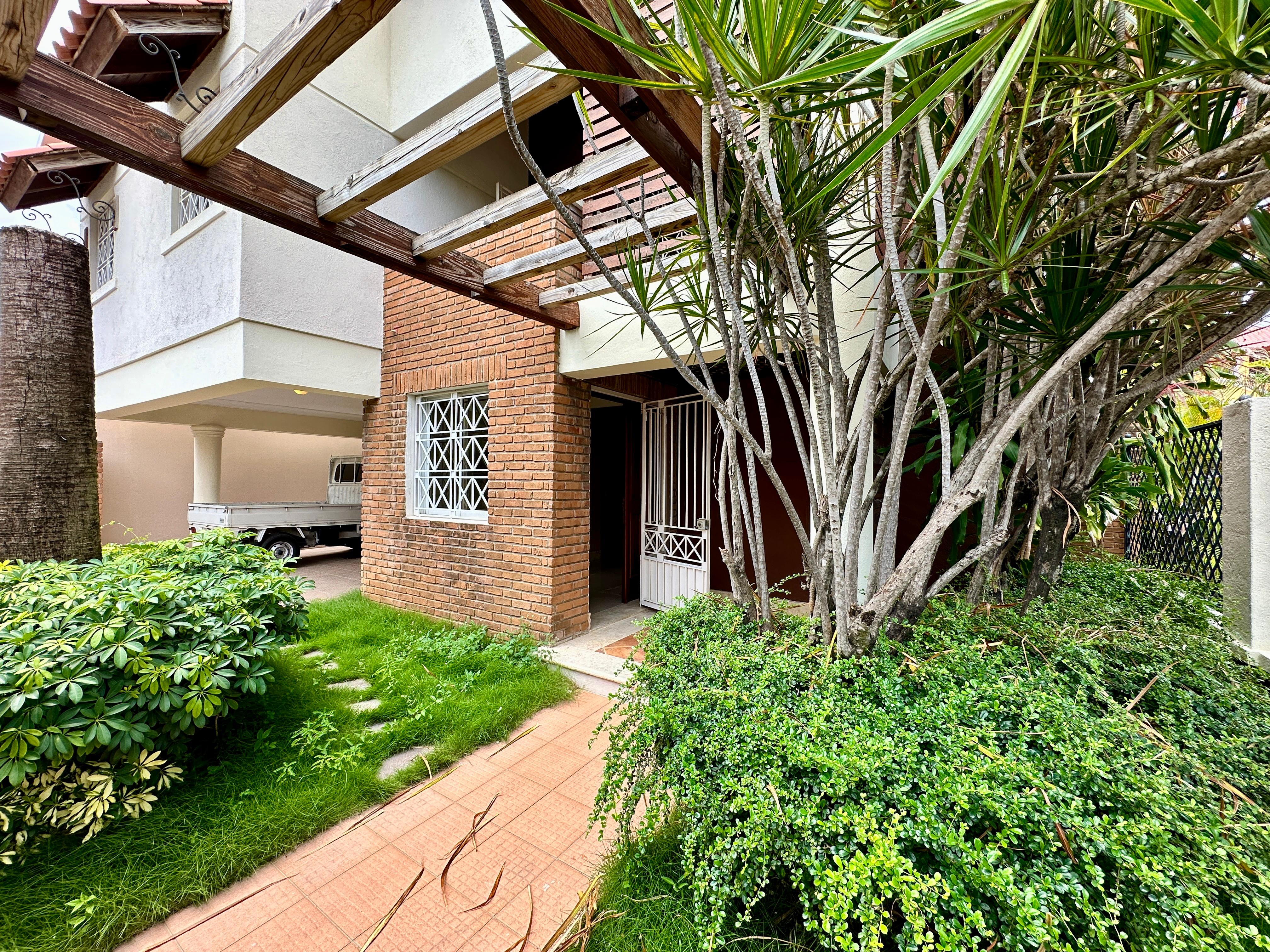 casas - Hermosa Residencia en Mirador del Este, SDE 9