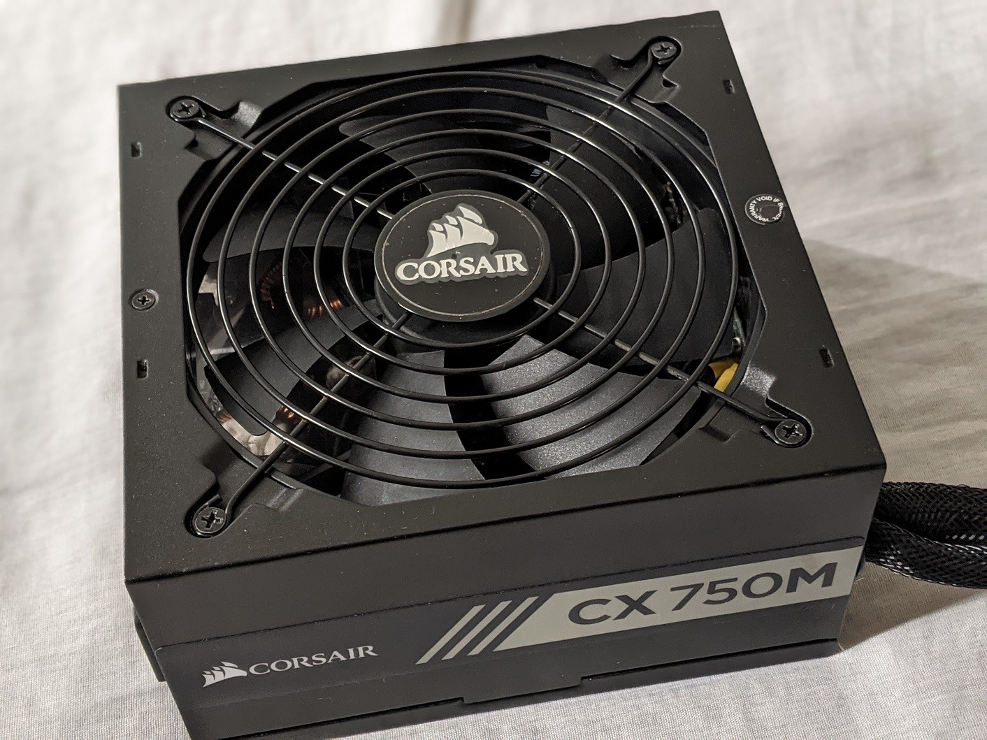 computadoras y laptops - Corsair CX750M