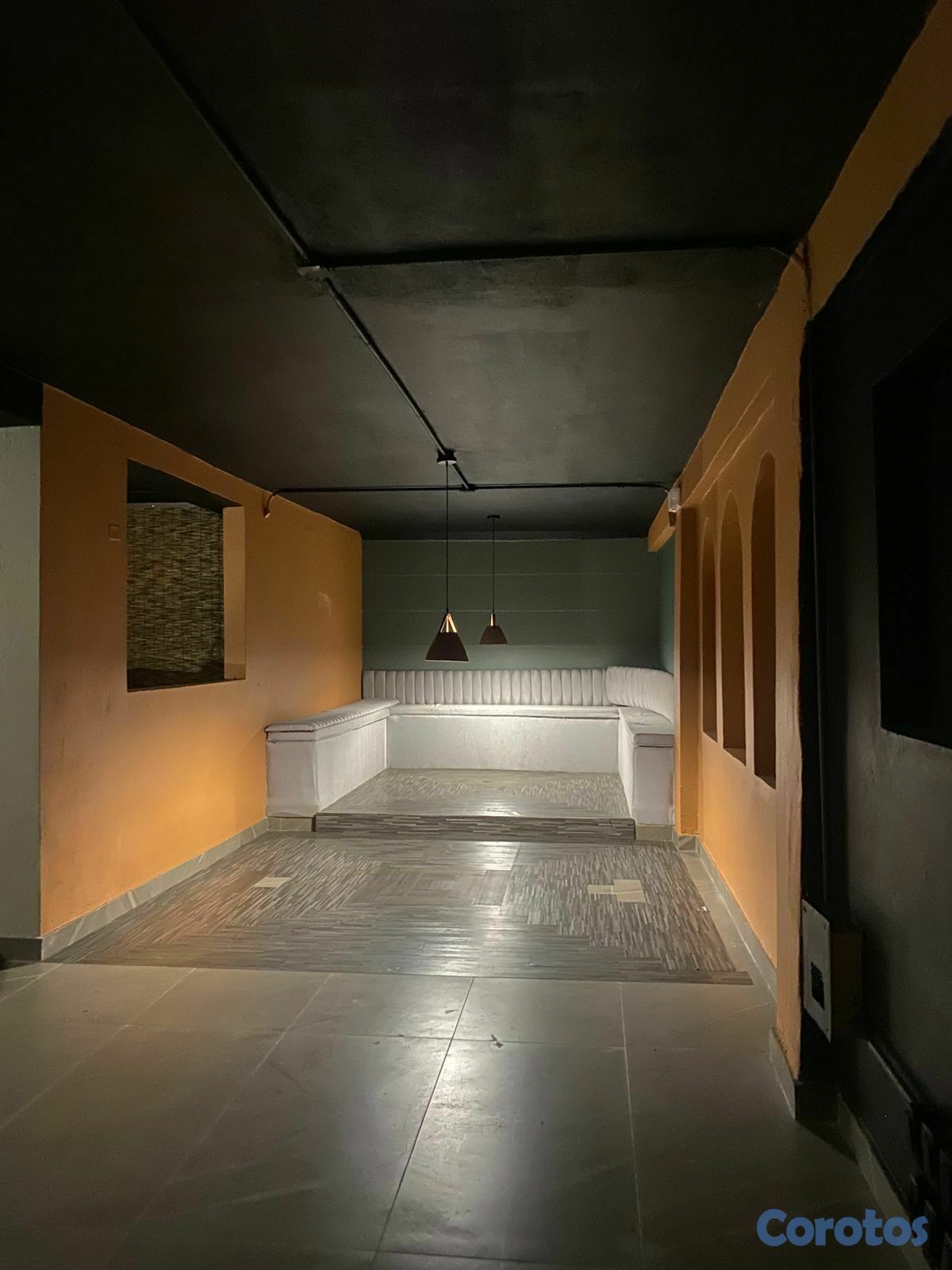 oficinas y locales comerciales - Alquiler Amplio Local Comercial, Zona Colonial 3