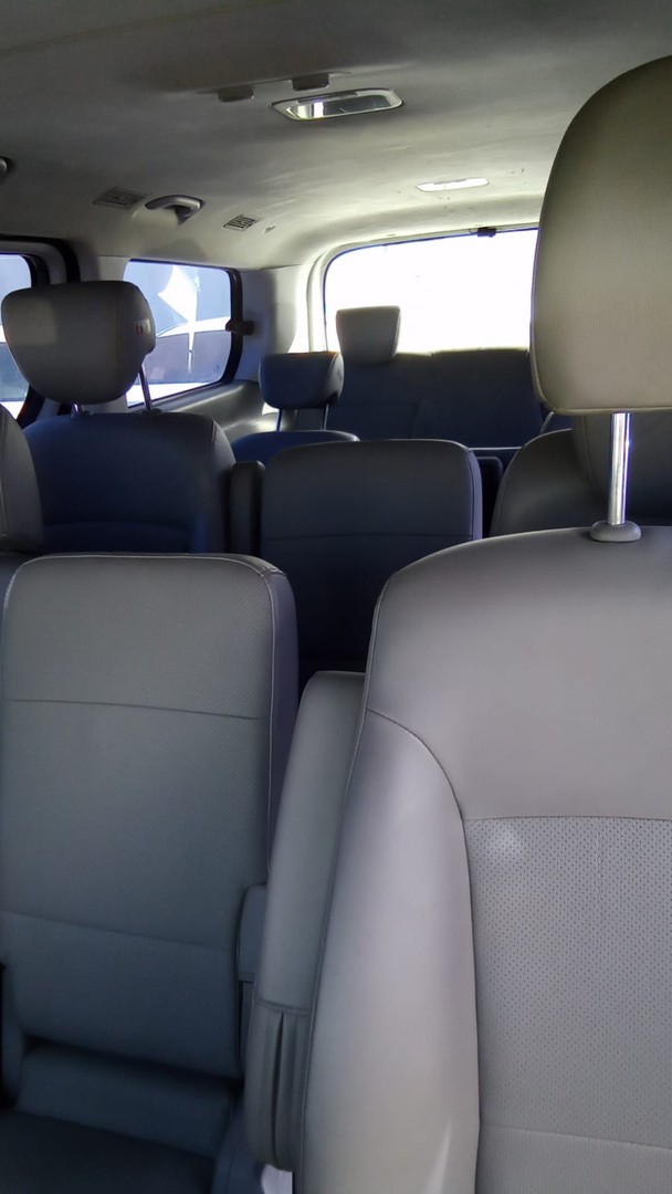 jeepetas y camionetas - HYUNDAI GRAND STAREX 2018 BLANCODESDE: RD$1,300.100 1