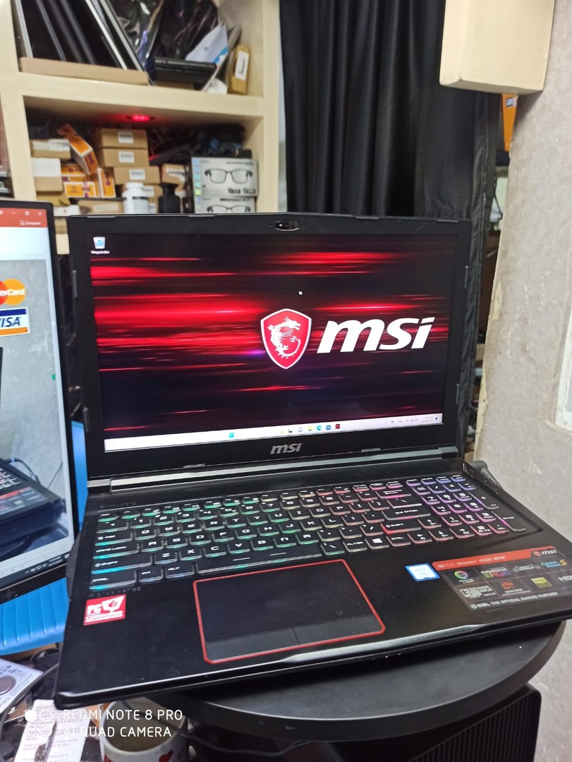 computadoras y laptops - Laptop MSI GE63 Rider RGB 8 / Procesador i7-8750h @2.20Ghz 3.5 /16gb/GTX1060 6gb