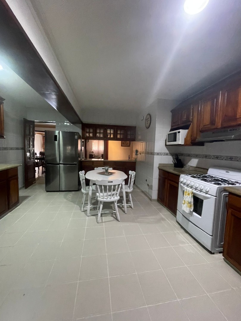 apartamentos - En Alquiler Apartamento de 3 Habs en el Evaristo Morales  7