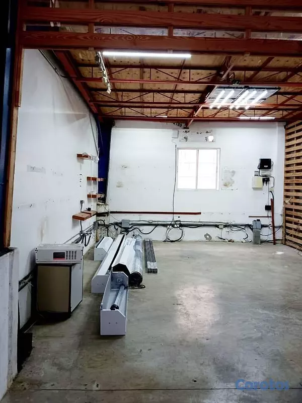 otros inmuebles - Alquilo Nave industrial en Herrera, Pantoja 2