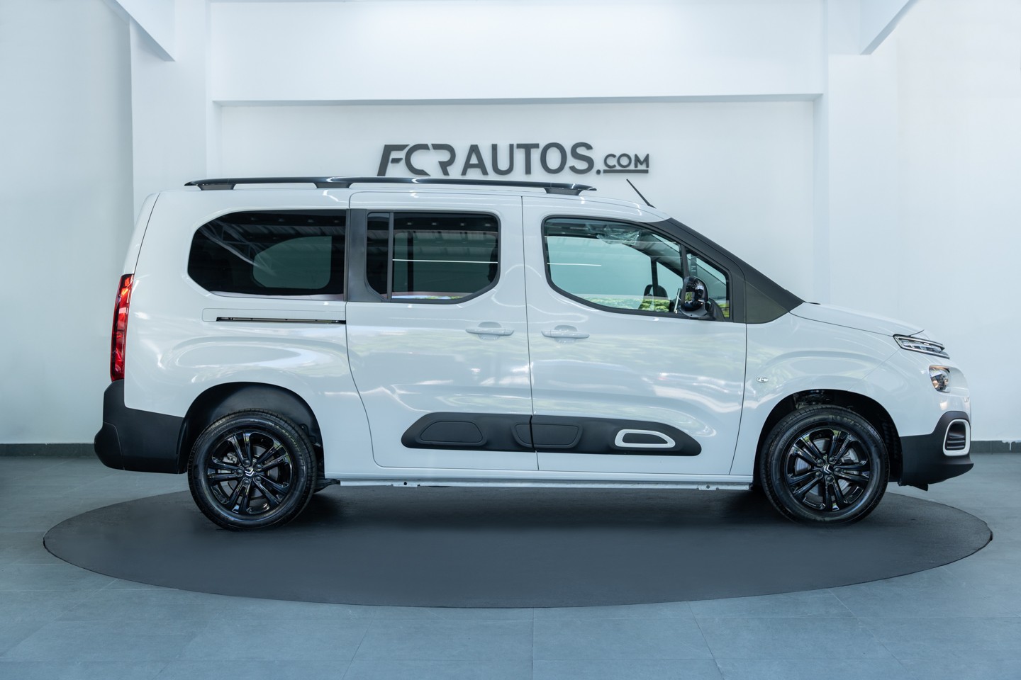 jeepetas y camionetas - CITROËN BERLINGO 2024 1