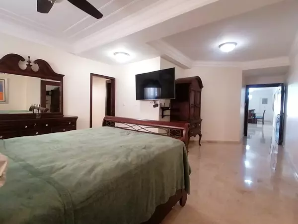 apartamentos - Apartamento AMUEBLADO en alquiler en Los Cacicazgos: 

215 mt / 2do piso 
2 hab  9