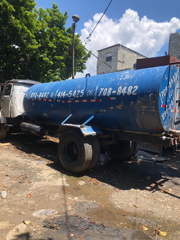 otros vehiculos - Se vende tanque de agua usado